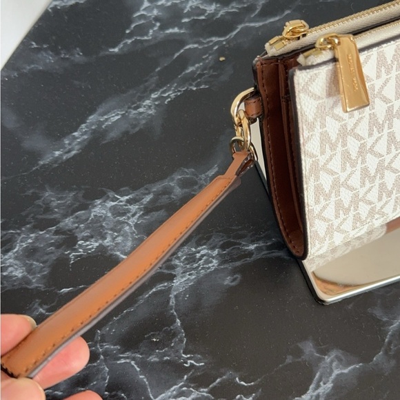 Michael Kors Logo Jet Set Double Zip Wristlet Wallet
Dahlia Red Brown AUTHENTIC - Picture 7 of 11